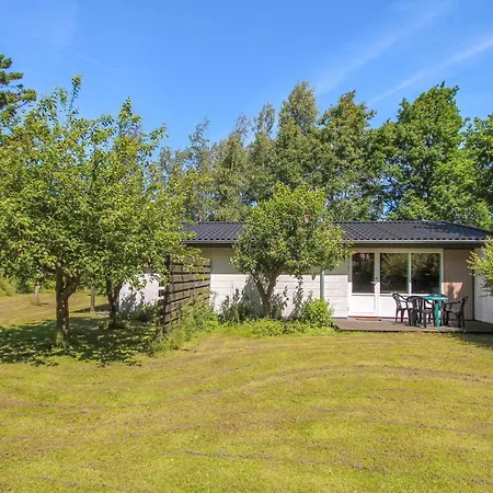 3 Bedroom Cozy In Samsø